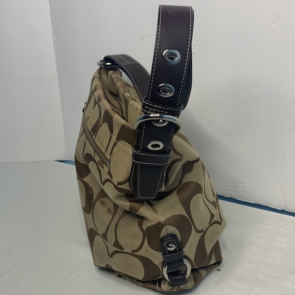 24CM SIGNATURE DUFFLE (COACH F15067)
SILVER/KHAKI/MAHOGANY - Picture 4 of 8